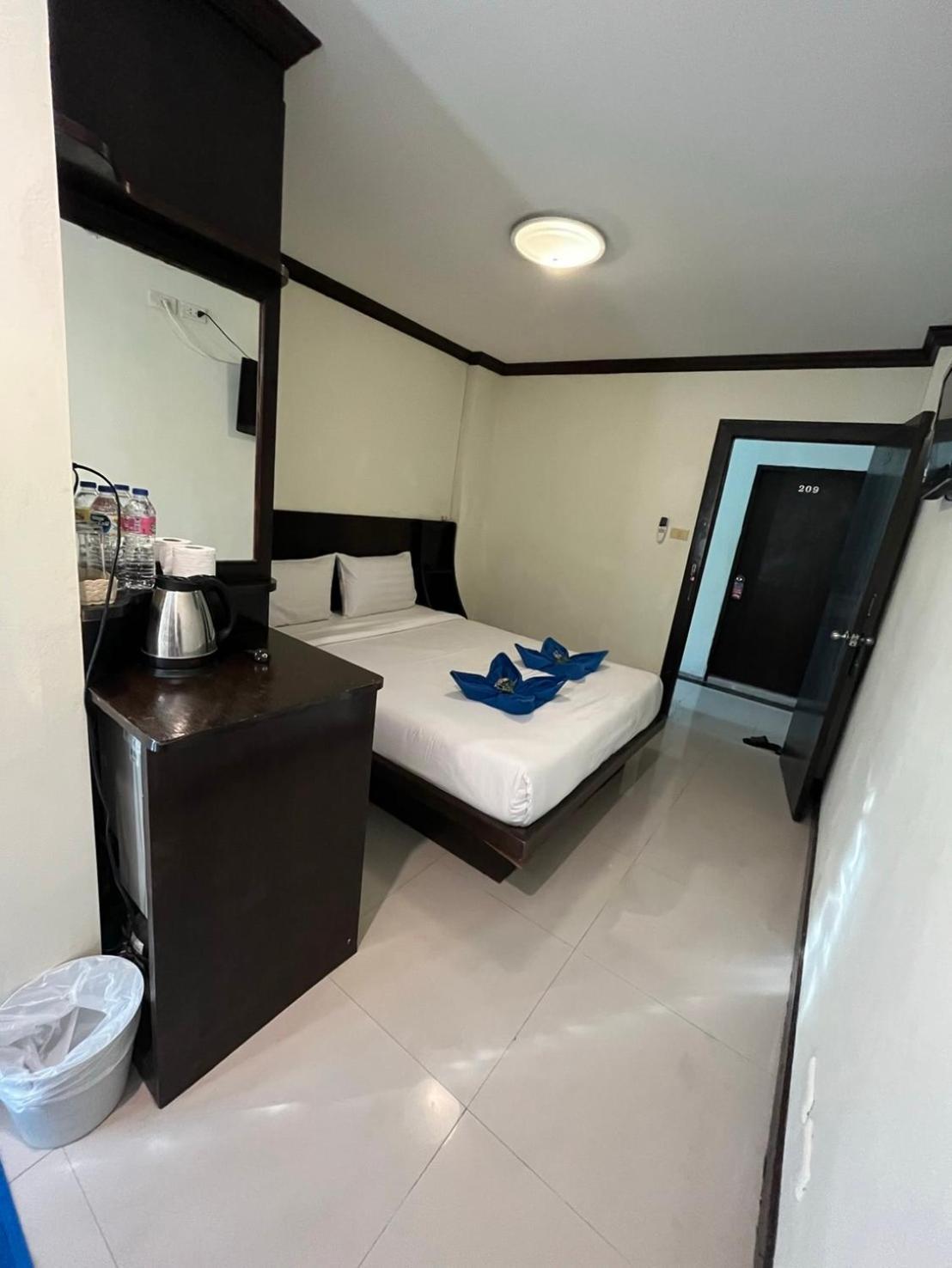 Blueskyhouse Patong Hotel Ngoại thất bức ảnh