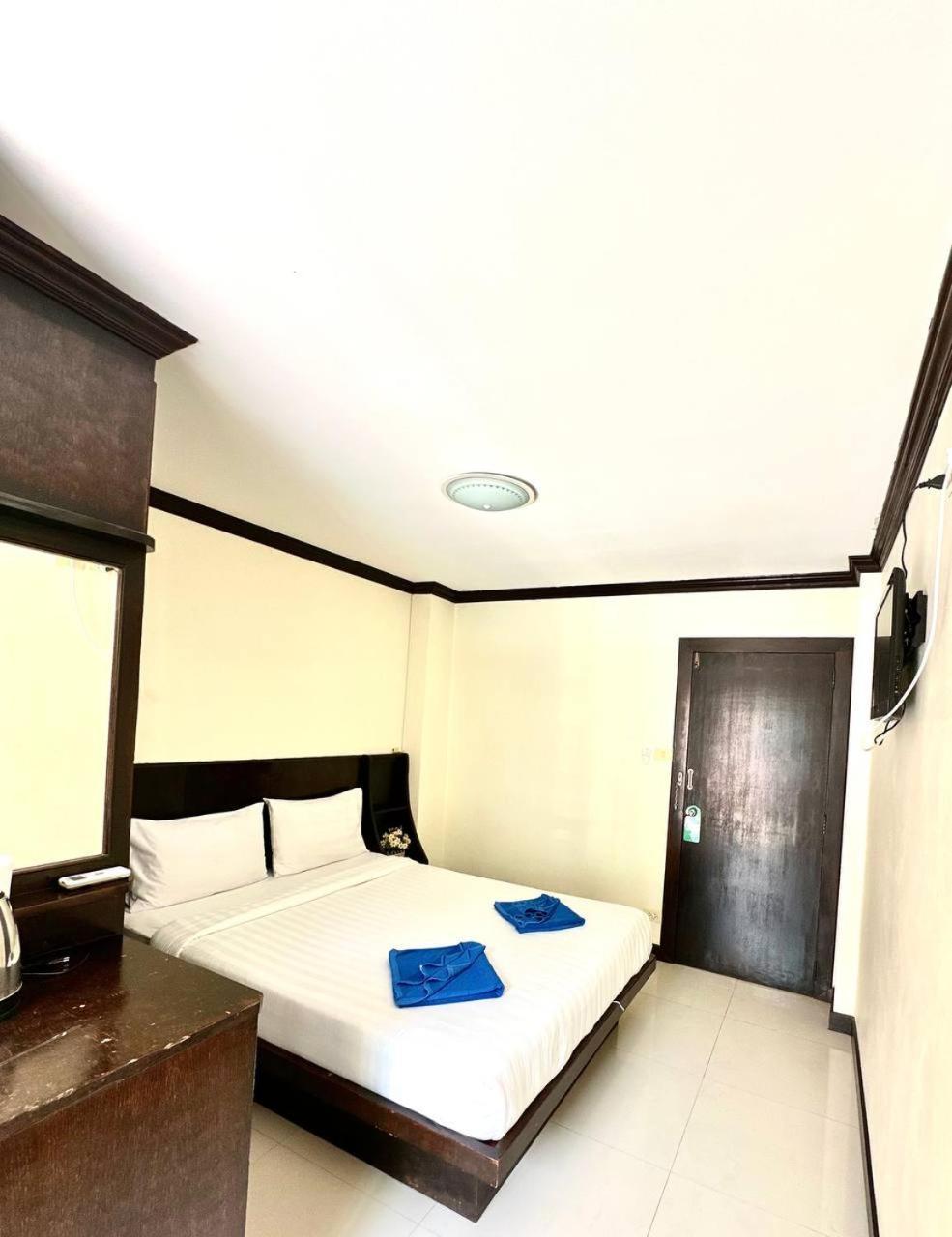Blueskyhouse Patong Hotel Ngoại thất bức ảnh