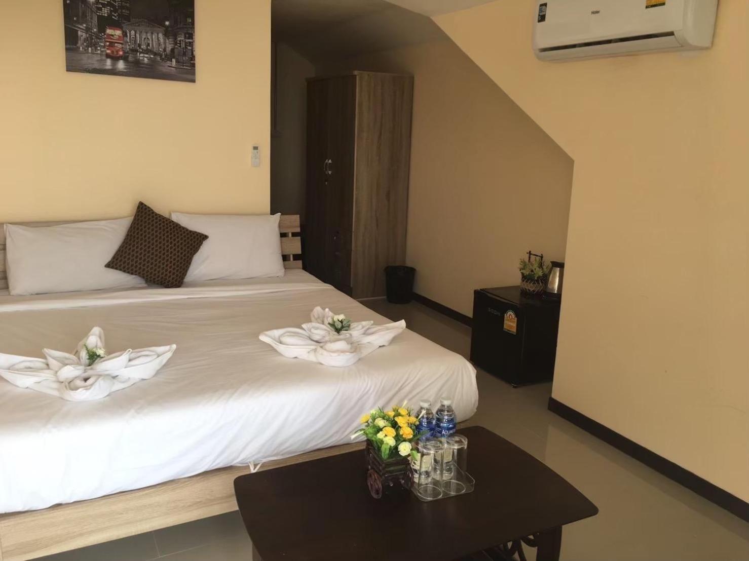 Blueskyhouse Patong Hotel Ngoại thất bức ảnh